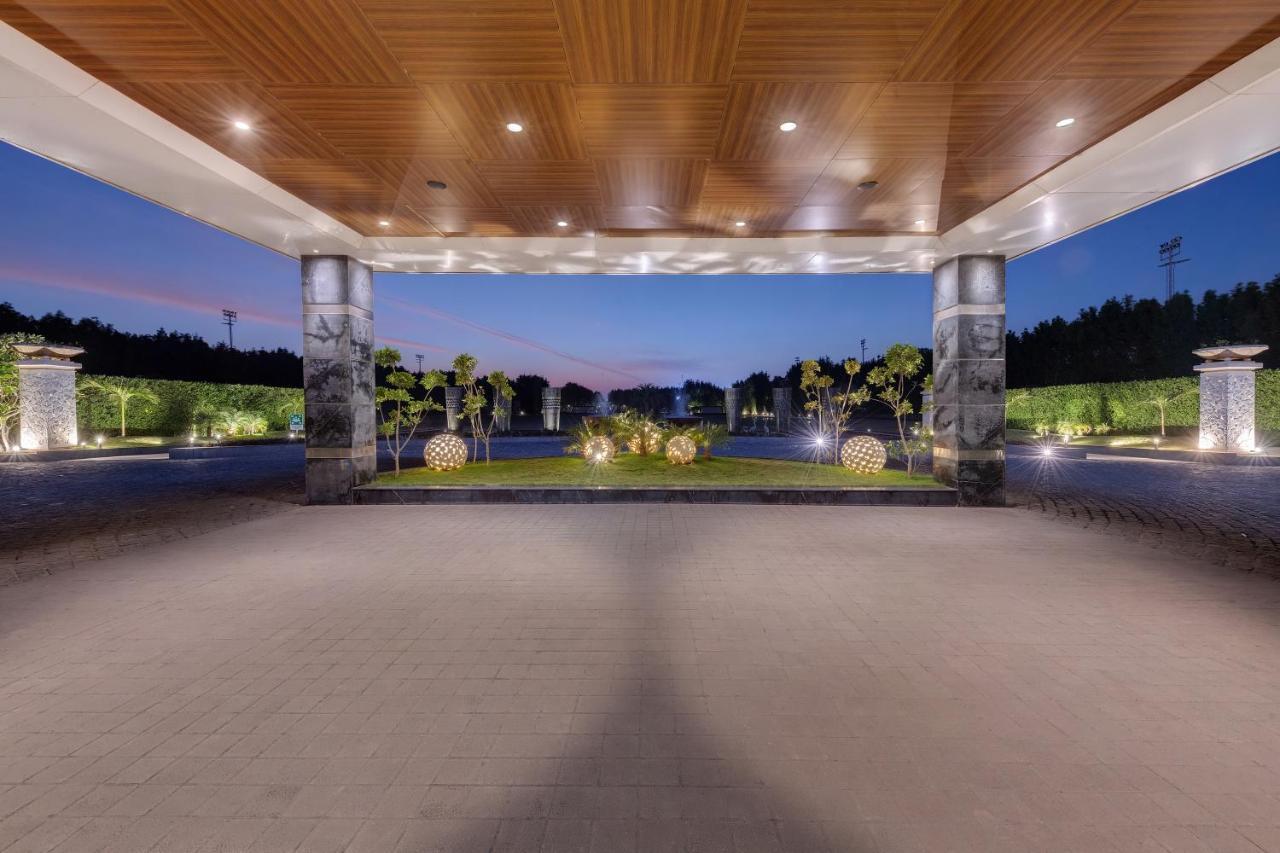 Hotel Radisson & Kandla 4*