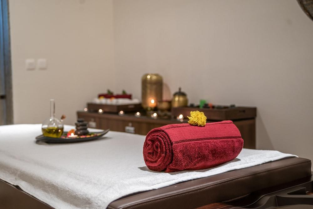 Hotel Radisson & Kandla 4*