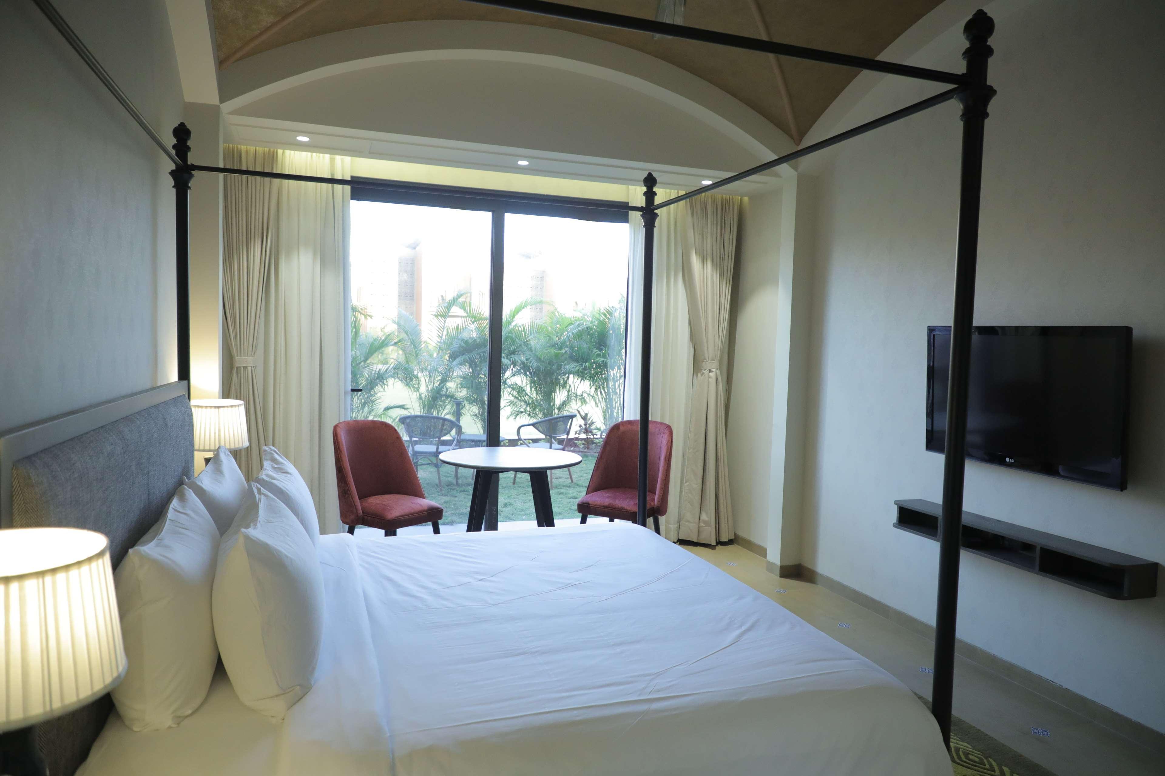 Hotel Radisson & Kandla
