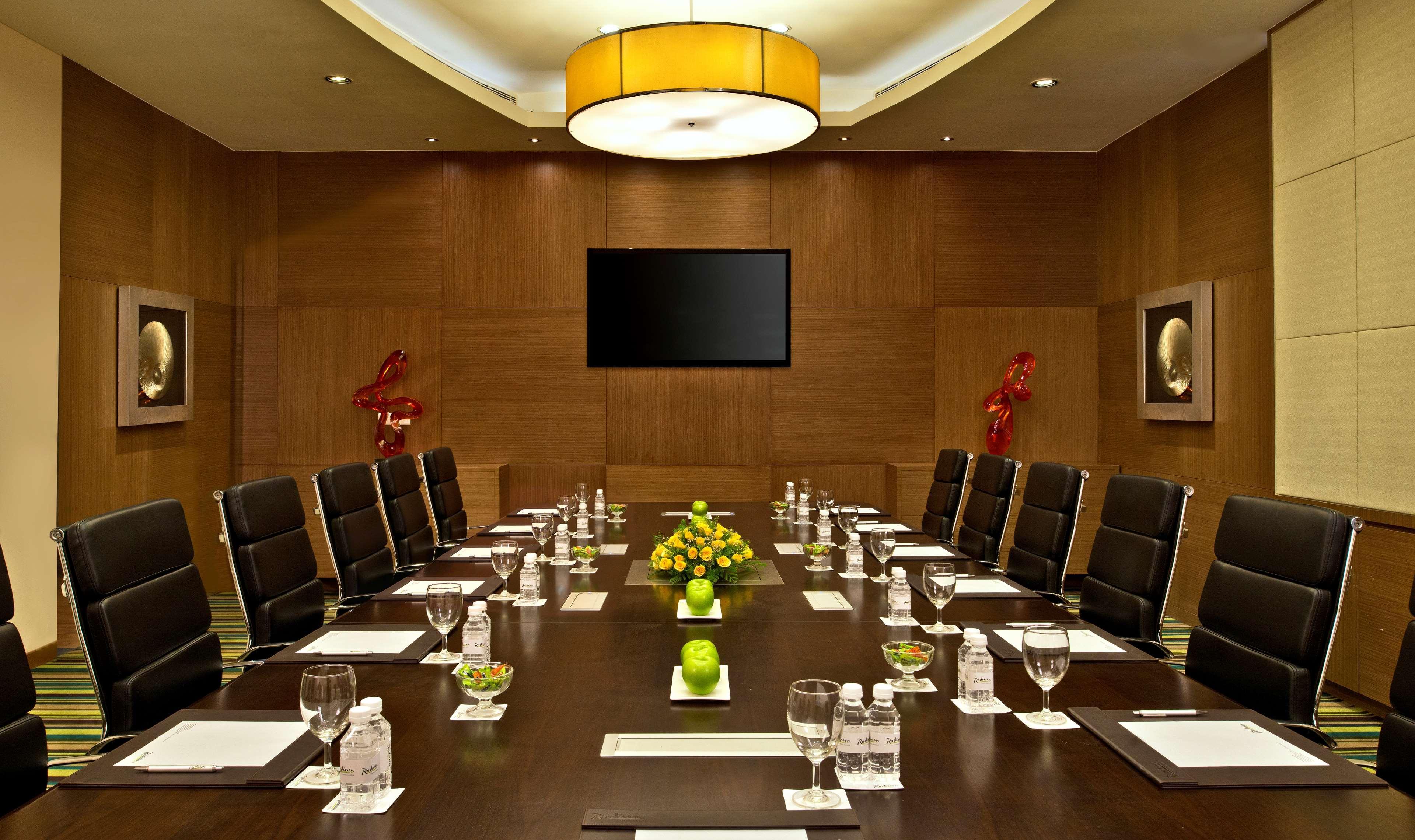 Radisson & Kandla 4*