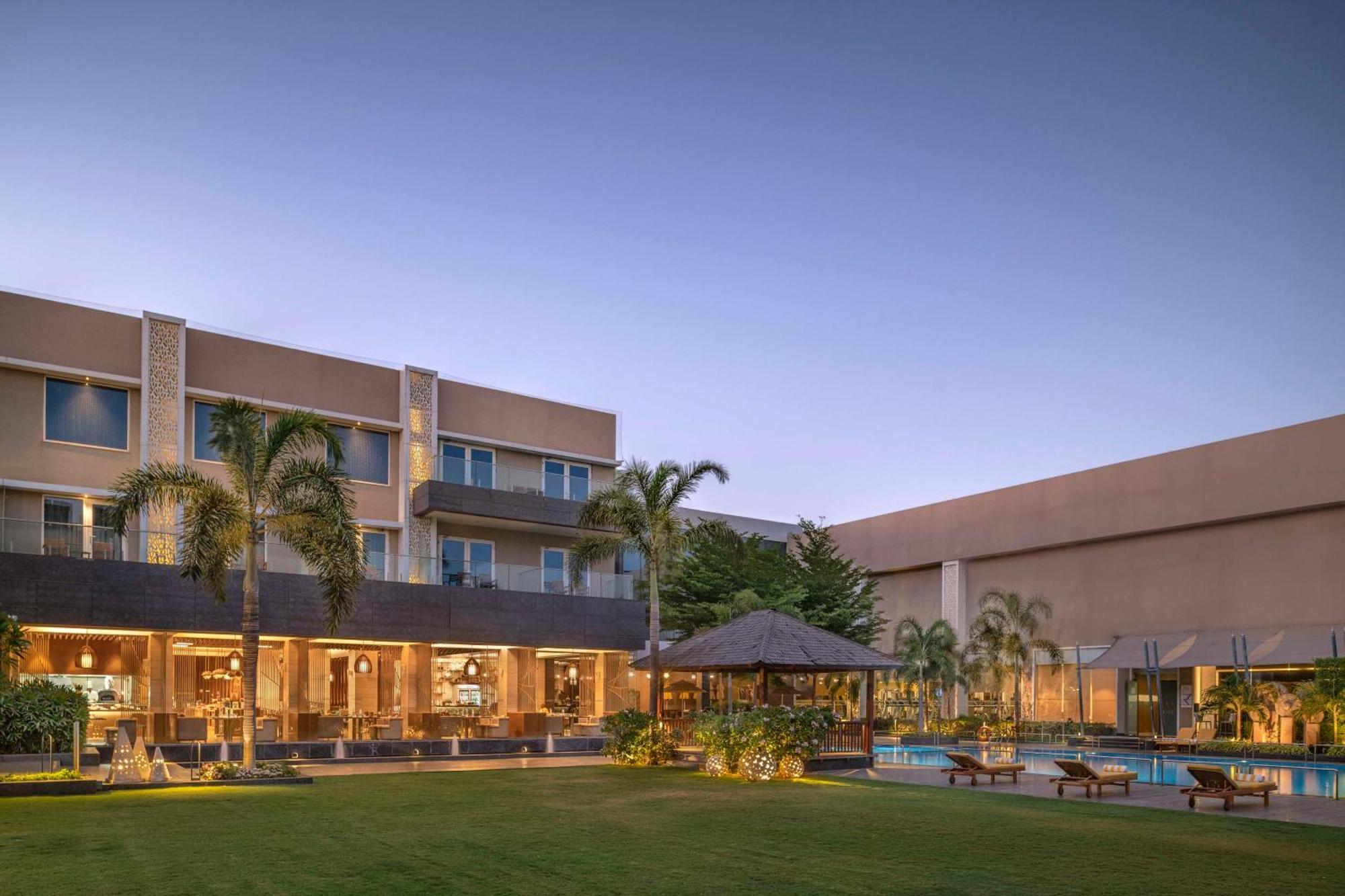 Hotel Radisson & Kandla 4*