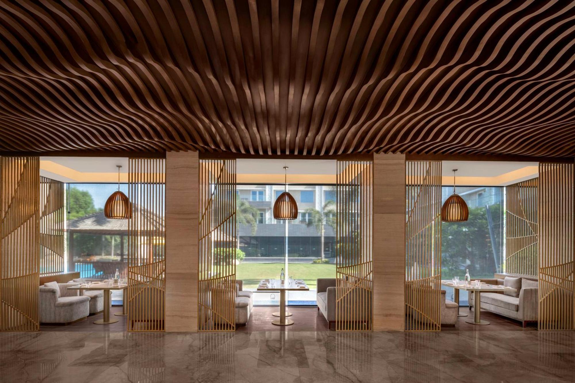 Radisson & Kandla 4*